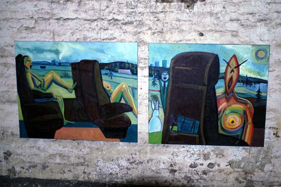 567x377 pixels (63K)