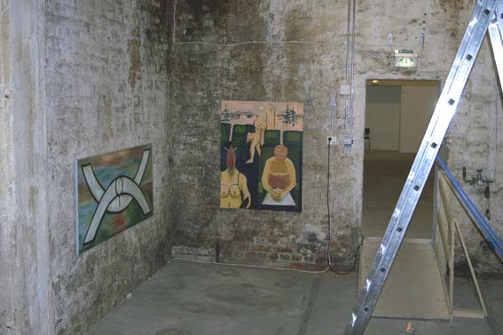 567x377 pixels (49K)