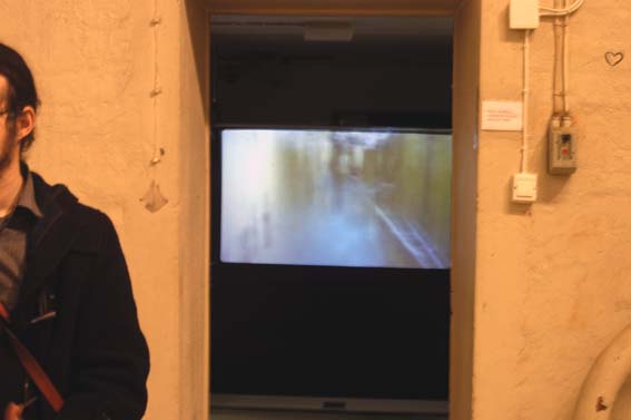 567x377 pixels (30K)