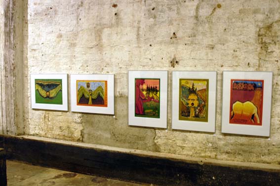 567x377 pixels (53K)