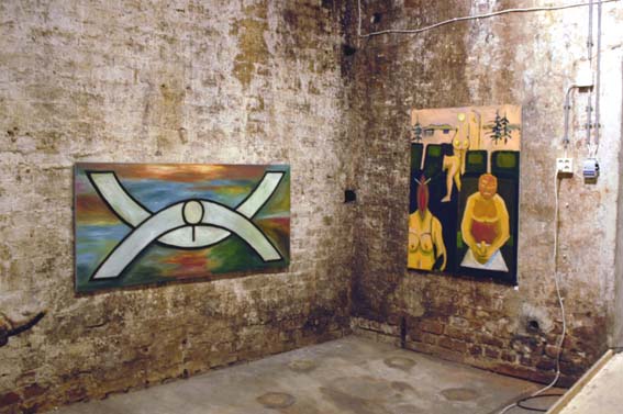 567x377 pixels (60K)